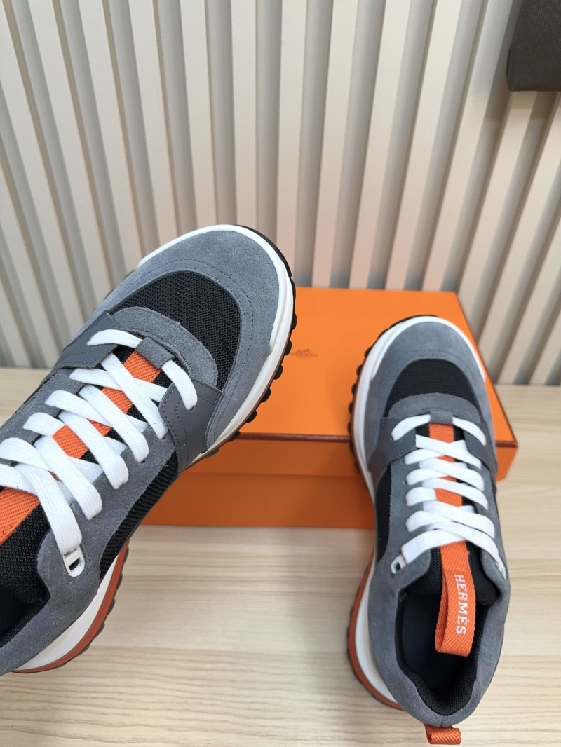H**me5 sneaker